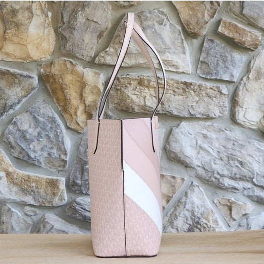 Michael Kors Montgomery Logo LG Tote