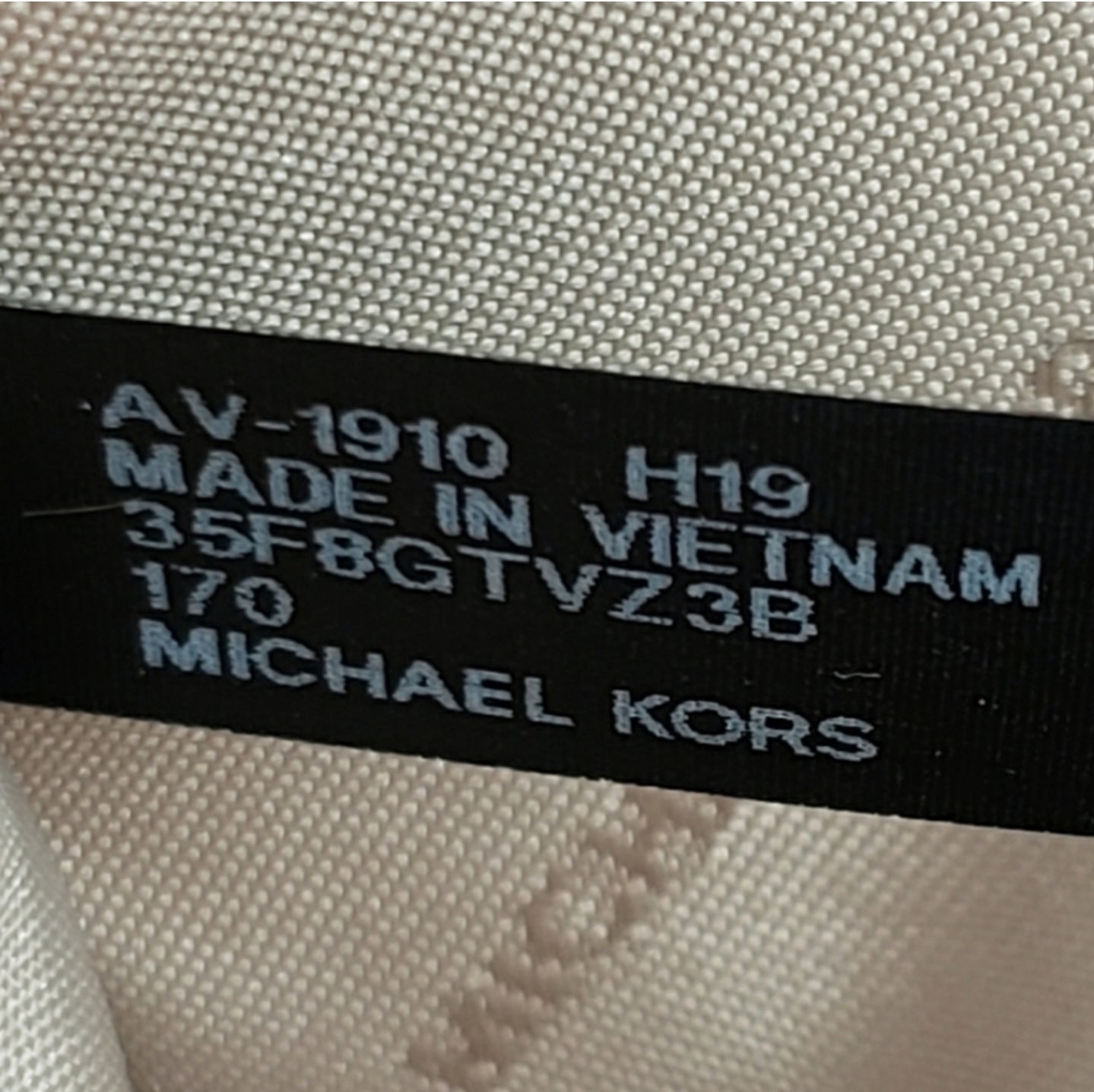 Michael Kors Jet Set Logo LG 3/4 Zip Wallet