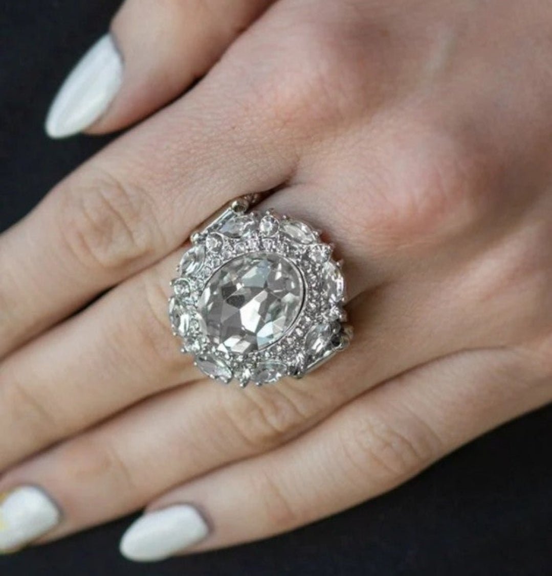 Paparazzi Show Glam White Ring