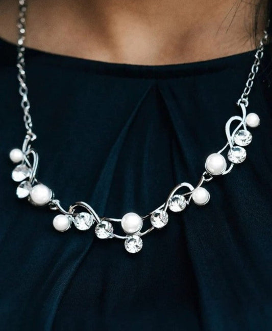 Paparazzi Tie The Knot White Necklace & Earrings