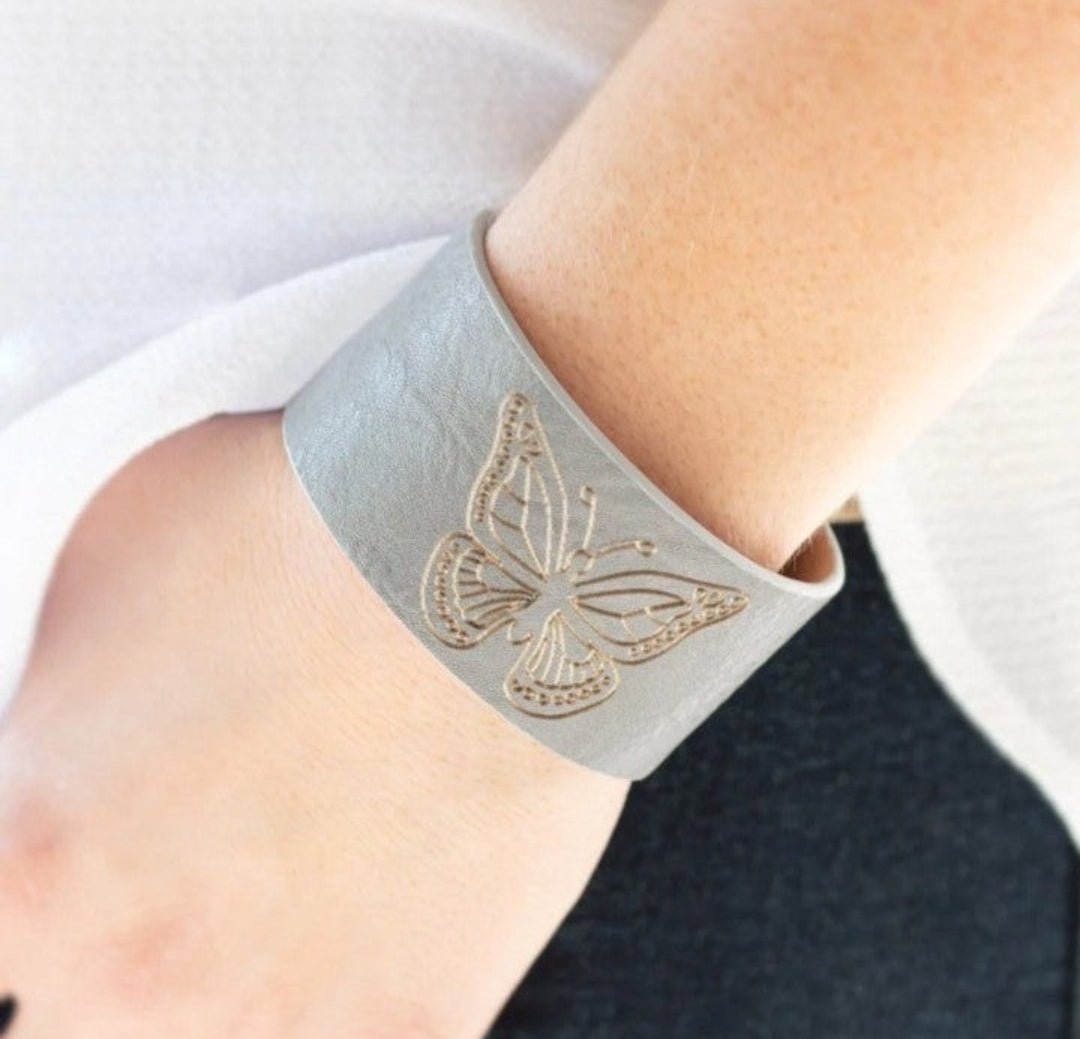 Paparazzi Flirty Flutter Silver Urban Bracelet