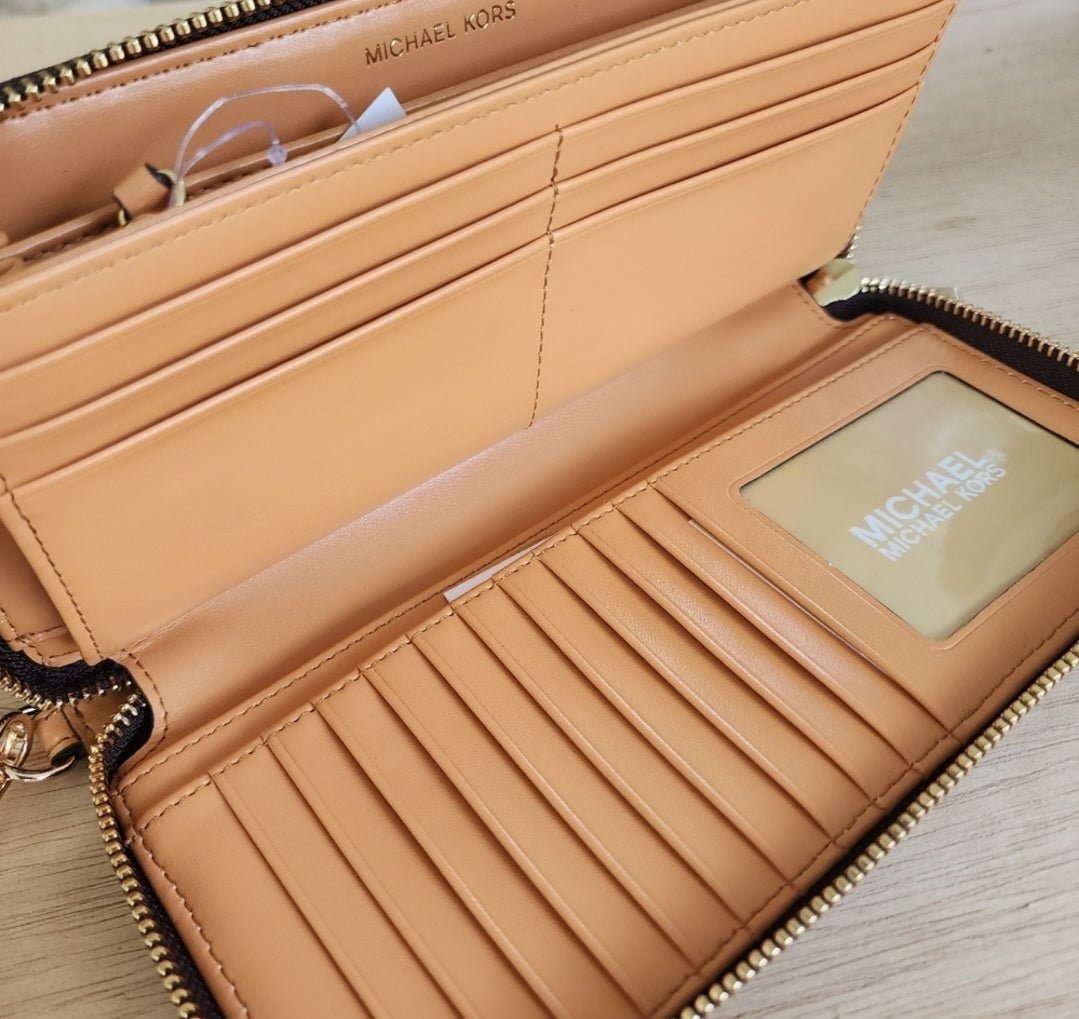 Michael Kors Jet Set Logo LG Center Stripe Wristlet