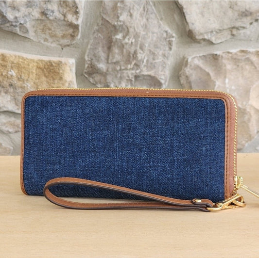 Michael Kors Jet Set Continental Wristlet Wallet