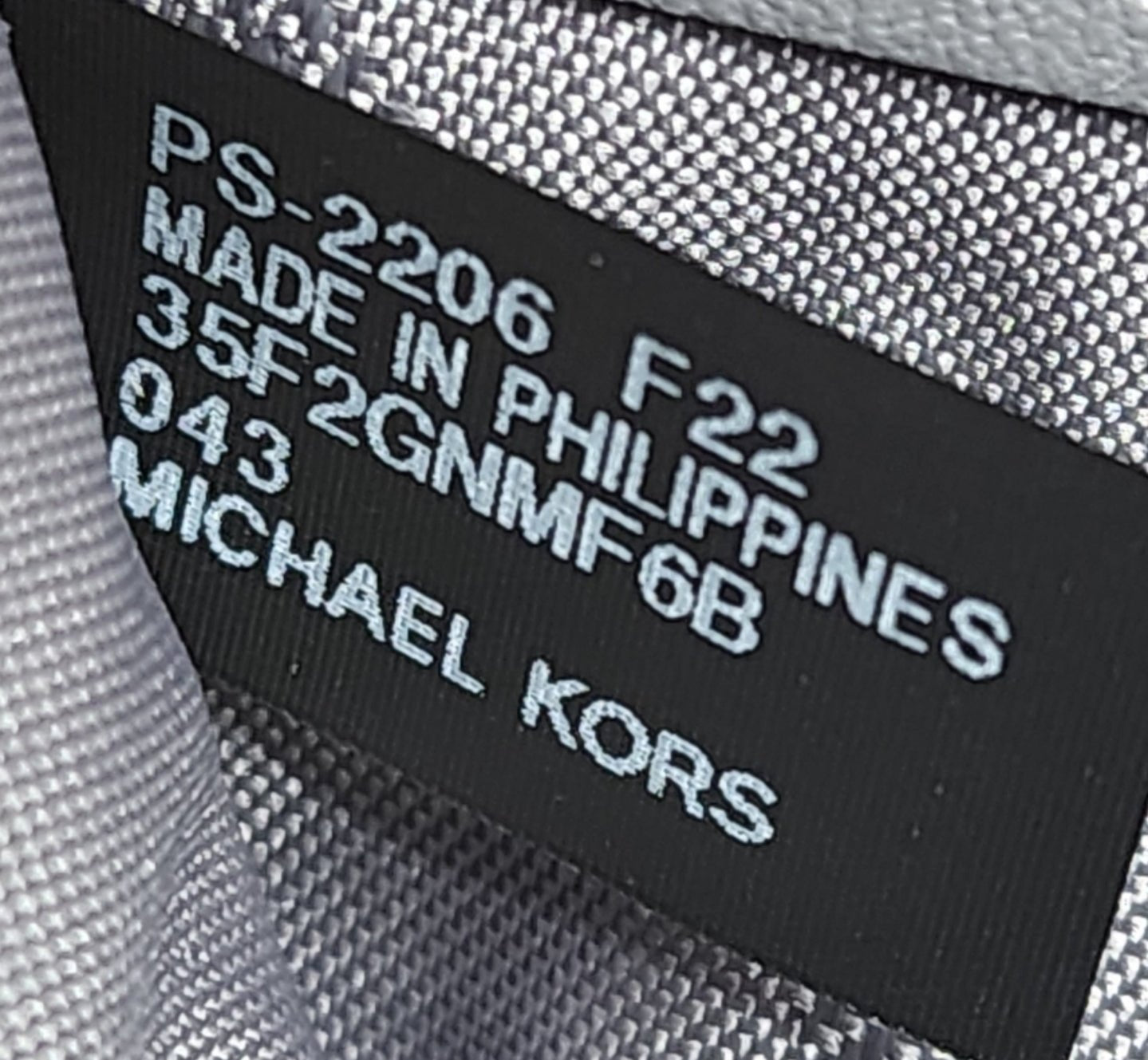Michael Kors Carmen Flap MD Wallet Grey