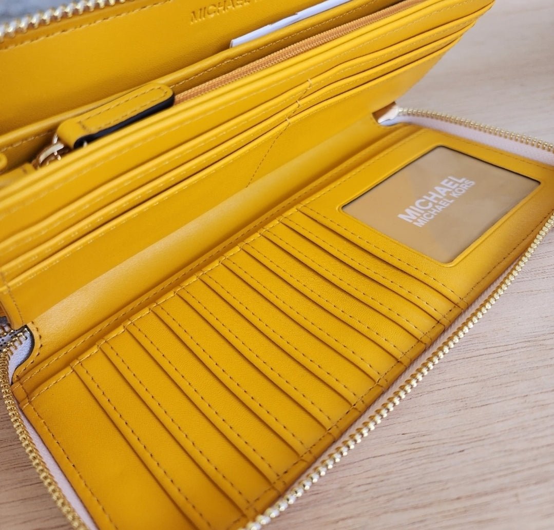 Michael Kors Jet Set Logo LG Center Stripe Wristlet