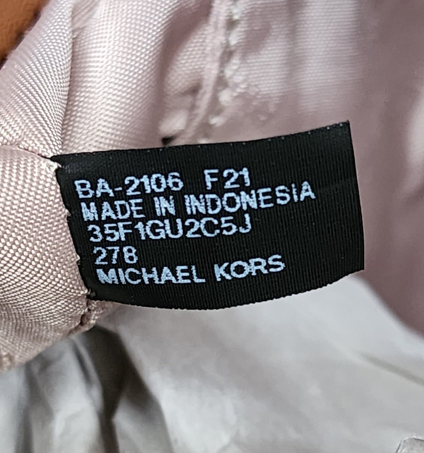 Michael Kors Suri Bucket Logo SM Crossbody